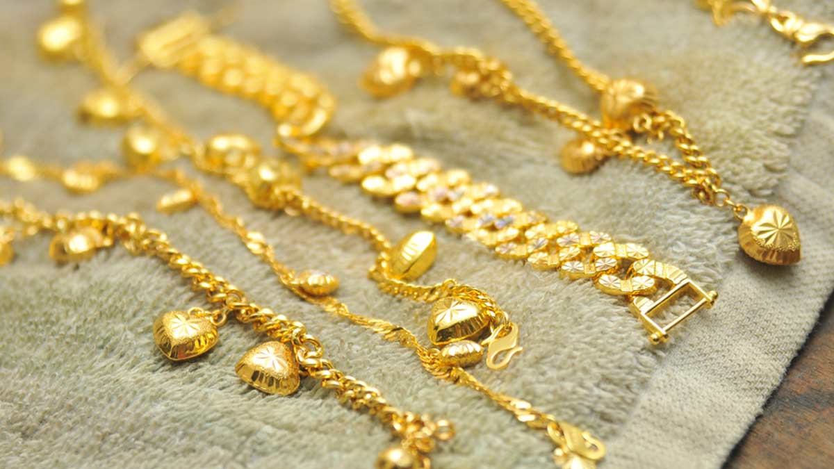 POLISHING OF JEWELLERY
