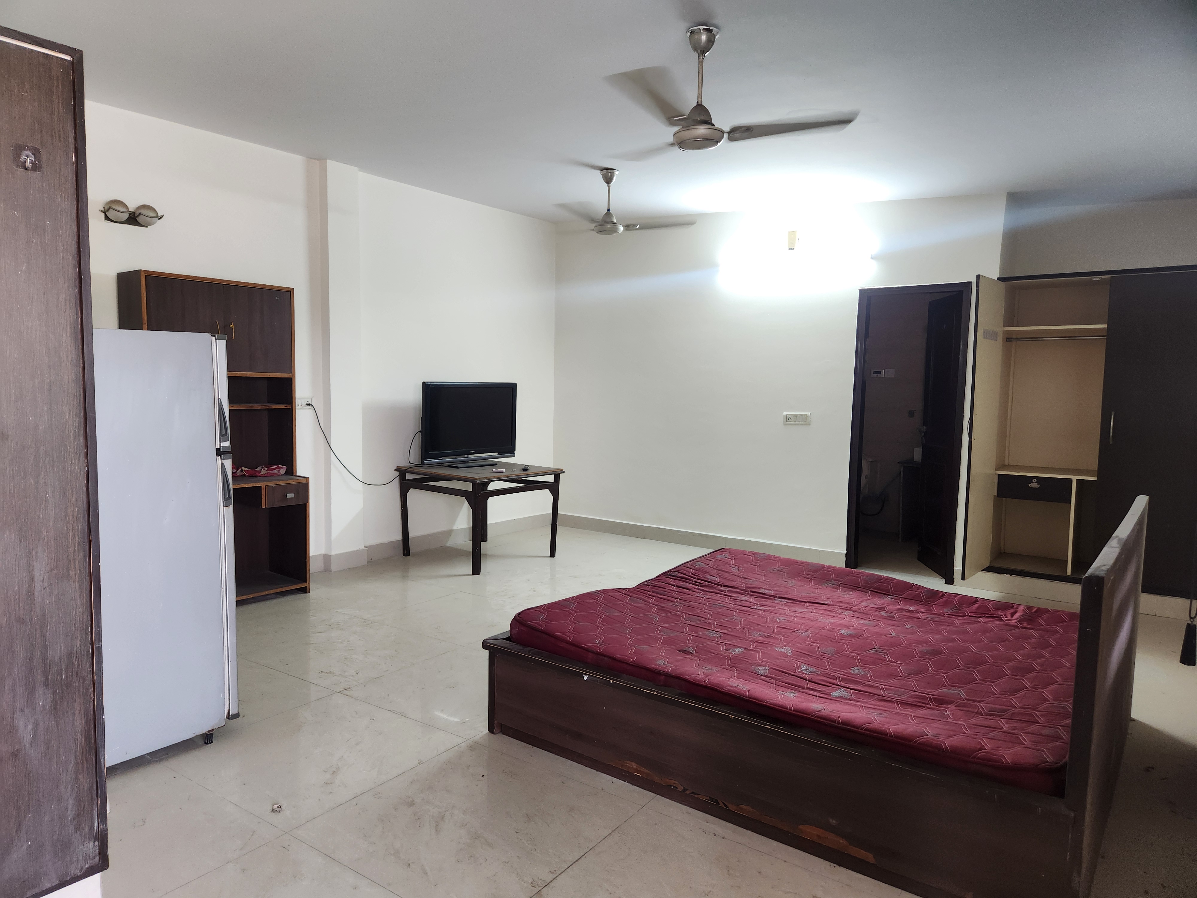 1 studio apartment rent in katwaria sarai