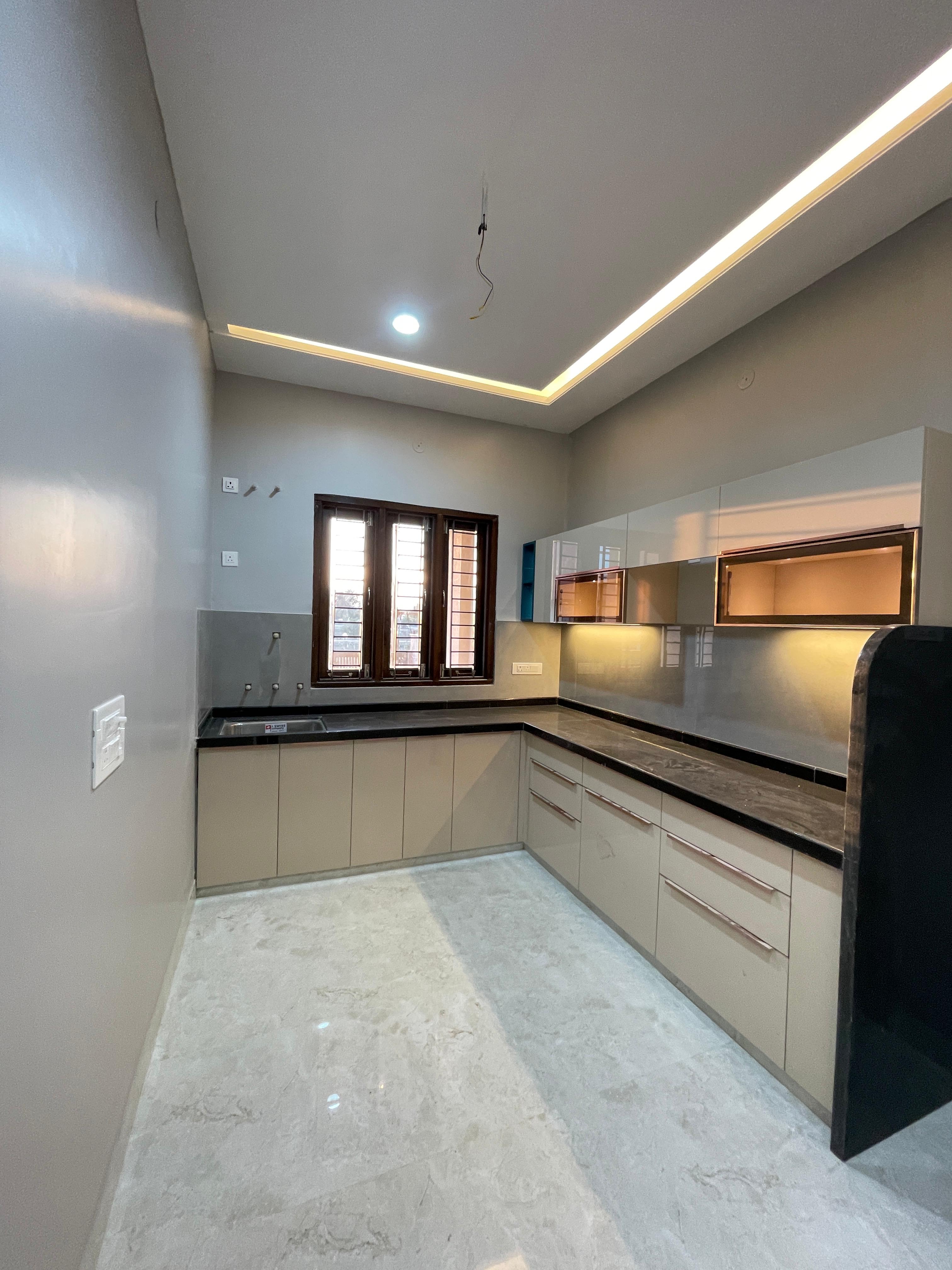 3 bhk rent 1 lakh in sarvodya enclave near houz khas metro