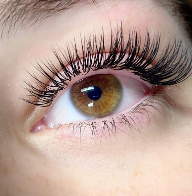 Eyelash extenshions