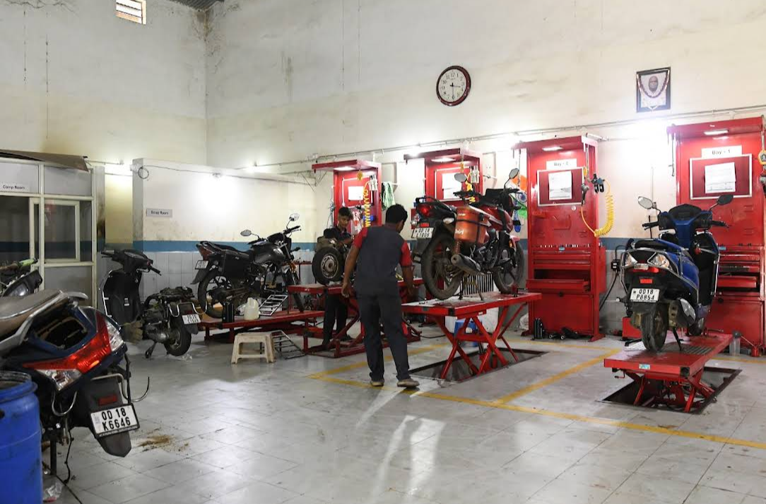 GENUINE HONDA SERVICE FACILITY