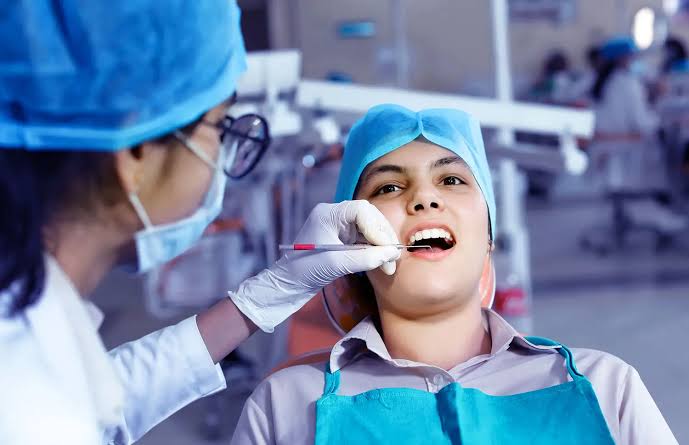 Oral maxillofacial Surgeon and Implantologistics