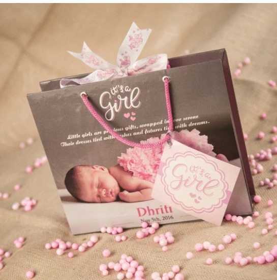 Baby accouncement Gifting